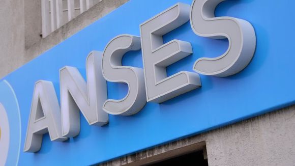 ANSES realiza operativos de atención móvil en distintos puntos de la ciudad