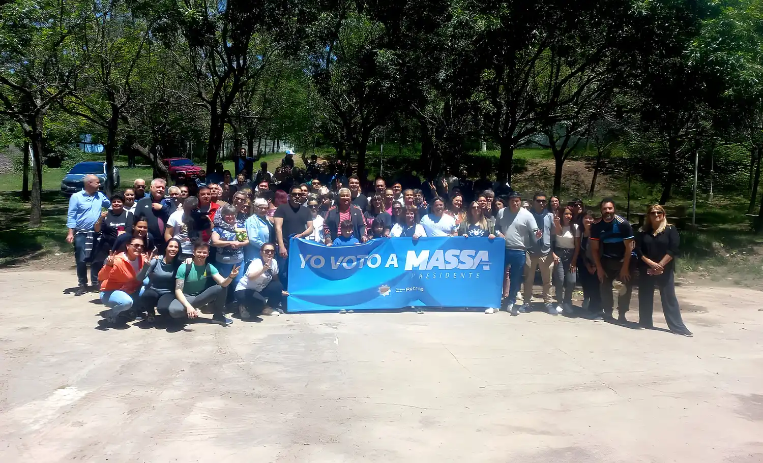 Cecilio Salazar encabezó el lanzamiento de la campaña para apoyar a Massa en el balotaje