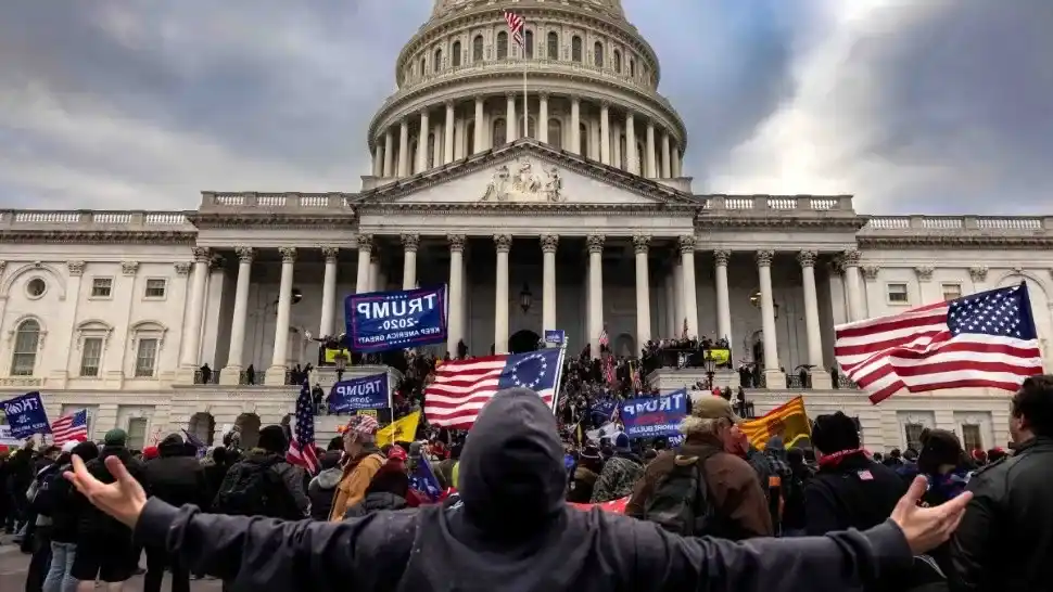 Identifican a los atacantes del Capitolio gracias a Youtube, Twitter y Facebook