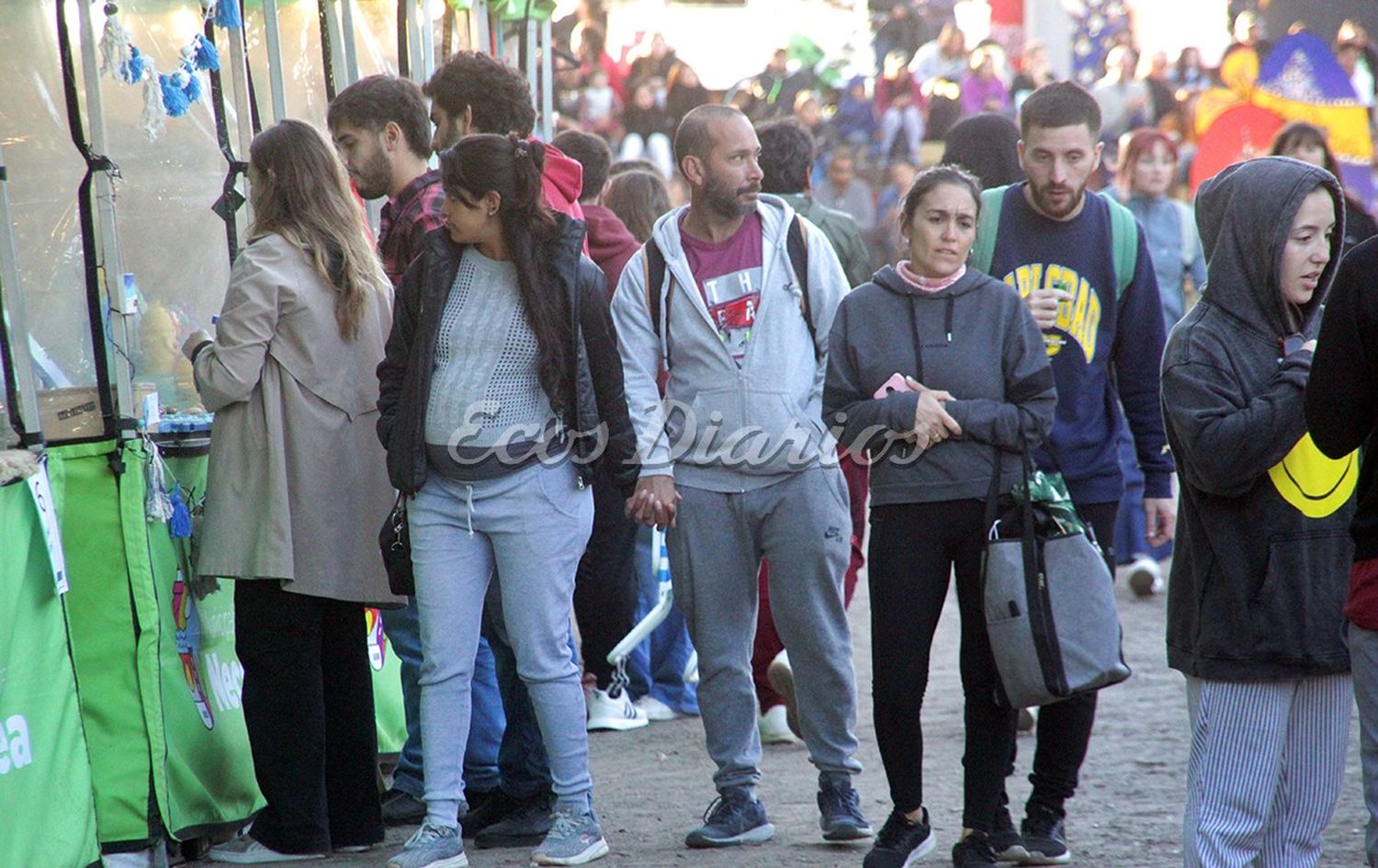 Tarde soleada. Concurrió mucha gente a los espectáculos y stands en el Parque
