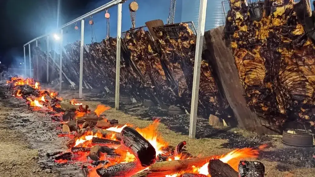 Alvear festeja 157° años con asado gratuito, Amar Azul y una banda tandilense en vivo