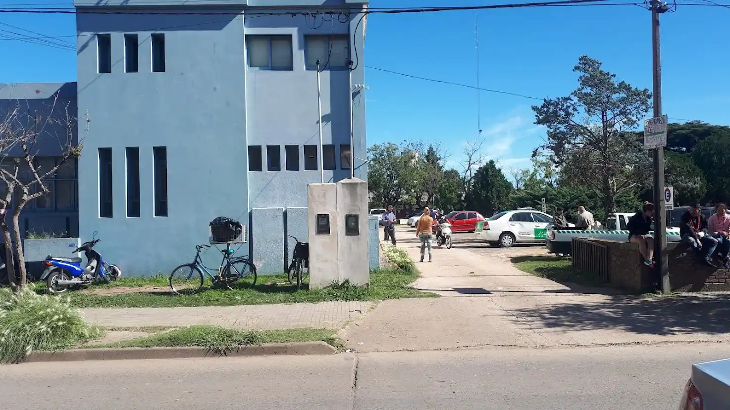 Allanan a policías por los dólares perdidos: los denunciaron recuperadores de residuos