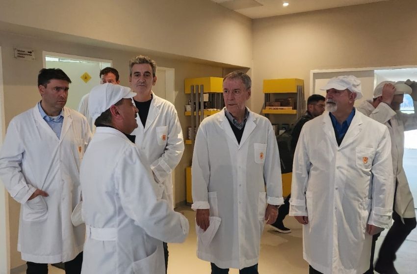 Schiaretti pasó por Mar del Plata y recorrió el Parque industrial