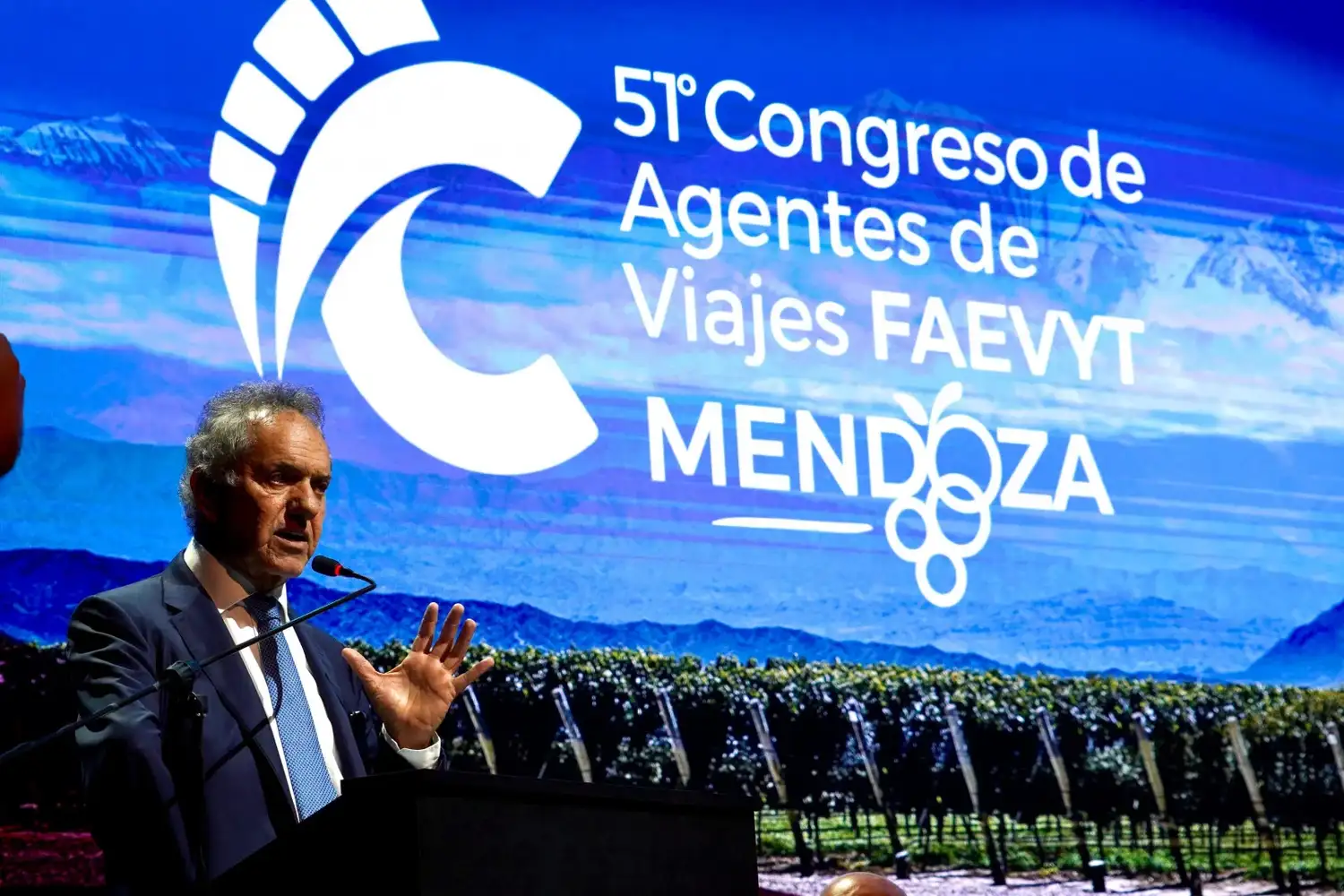 Daniel Scioli durante su exposición en el 51° Congreso Nacional de Agentes de Viajes.