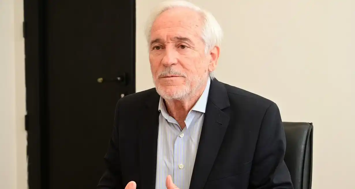 Roberto Vicente es profesor de Derecho Constitucional y director del Programa de Derechos Humanos de la Universidad Nacional del Litoral, docente de posgrado y ex secretario de Justicia de la provincia en el año 2008. Crédito: Flavio Raina