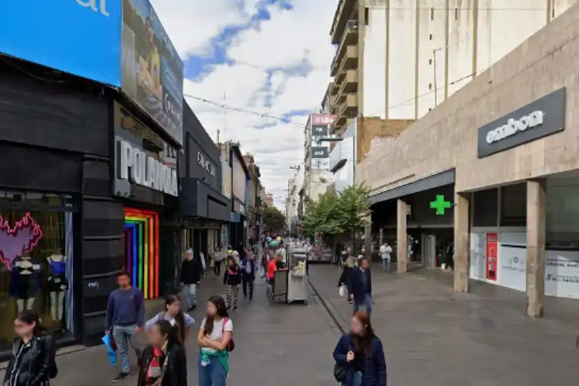 Día del Empleado de Comercio: quiénes cierran este lunes en Rosario