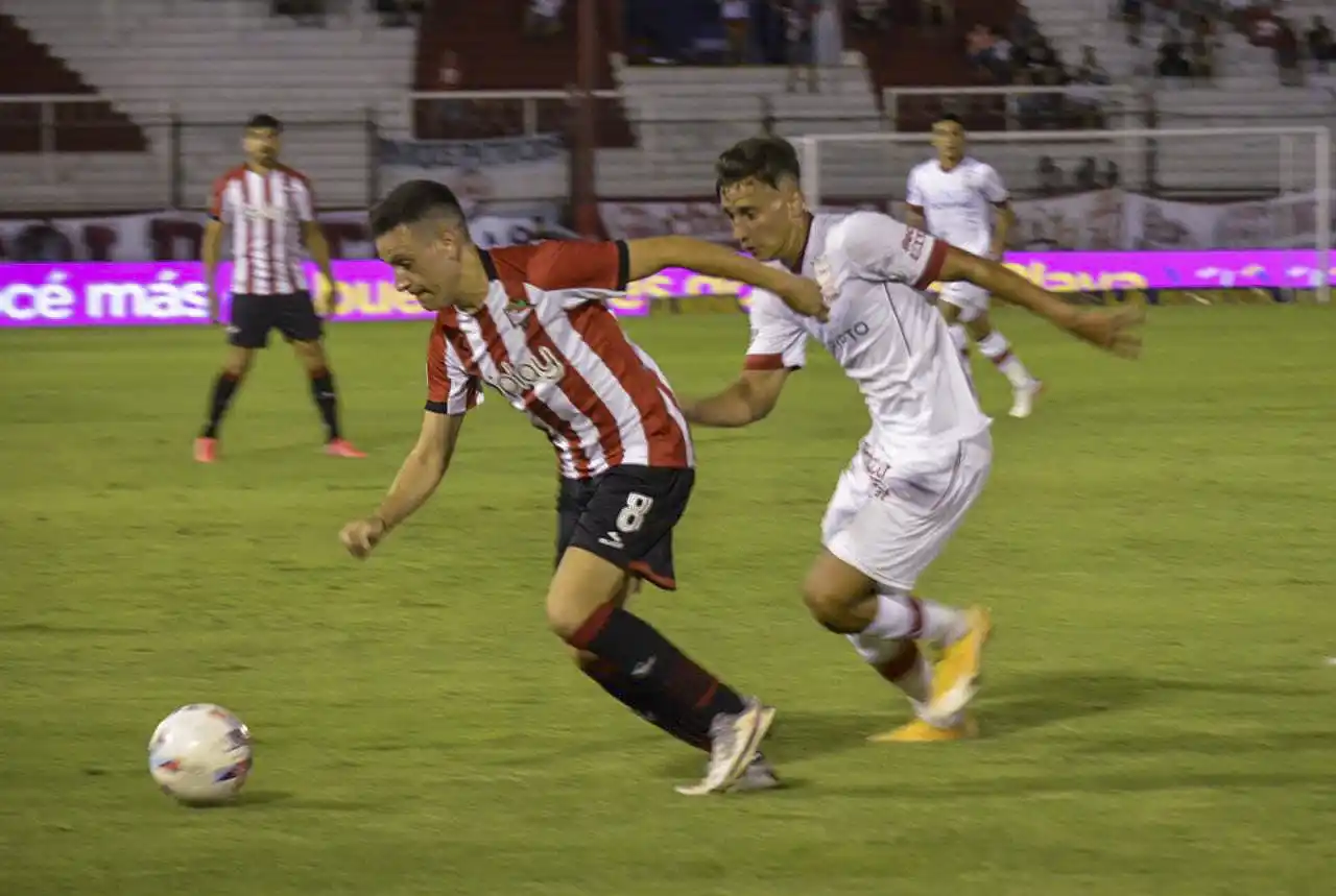 Estudiantes ganó a pura eficacia