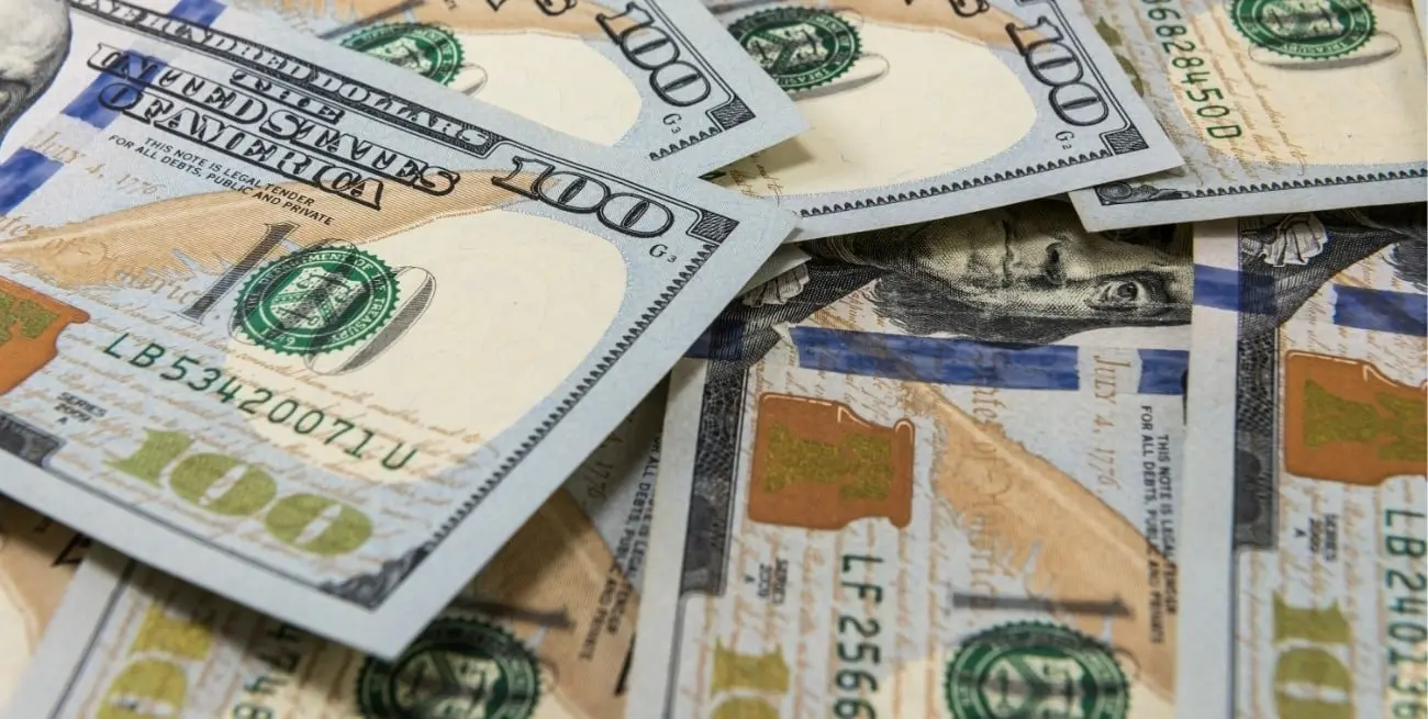El dólar blue bajó y el MEP avanzó en una jornada de movimientos mixtos