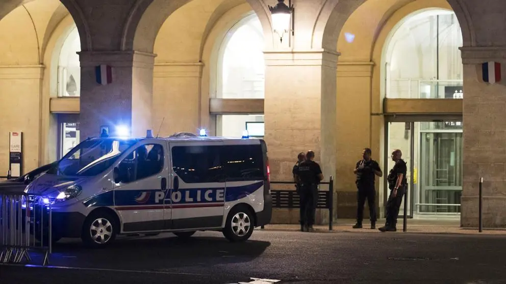 Evacuan la estación francesa de Nimes por presencia de hombres armados