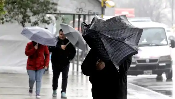 Alerta amarilla en la Provincia: tormentas y fuerte descenso de temperatura tras el calor, ¿cuándo llega la lluvia?