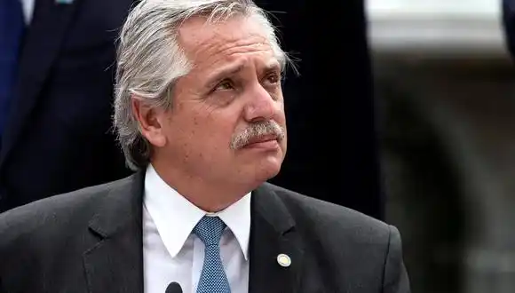 Alberto Fernández regresa al país y se vuelca de lleno a la campaña buscando revertir la derrota de las PASO