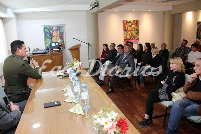 Charla de excombatientes