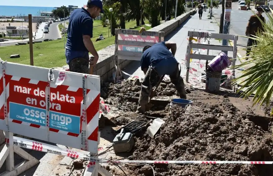 "En 2023 Obras Sanitarias Sociedad de Estado realizó trabajos de ampliación de red de agua sobre una zona aledaña a estas vecindades, a pocos metros del comienzo del barrio Villa del Parque", de acuerdo al texto de UxP.
