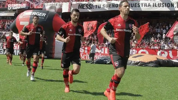 Tras un fallo de FIFA Newell´s no podrá incorporar jugadores por tres mercados