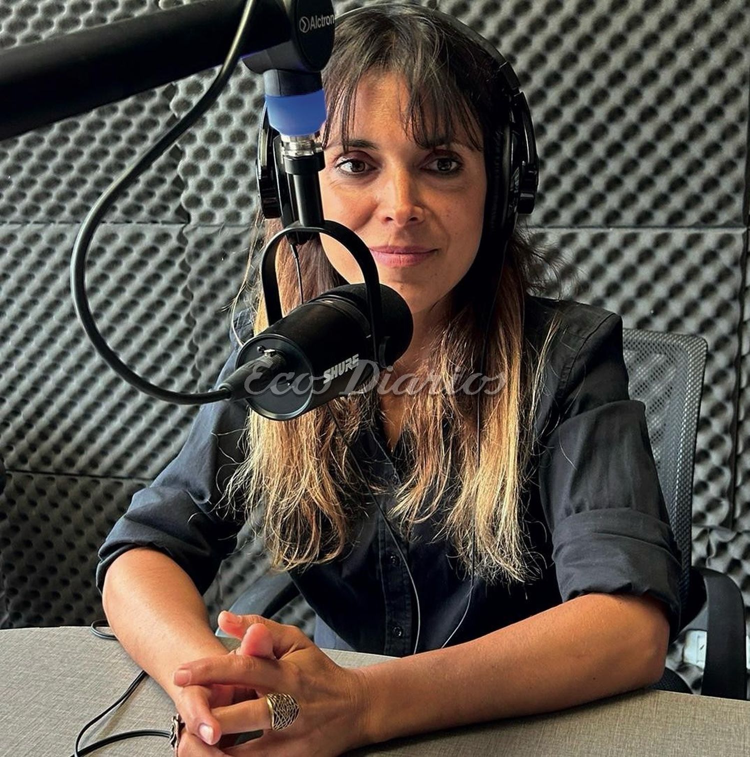 Luciana González Ramella. En estudios de Ecos Radio