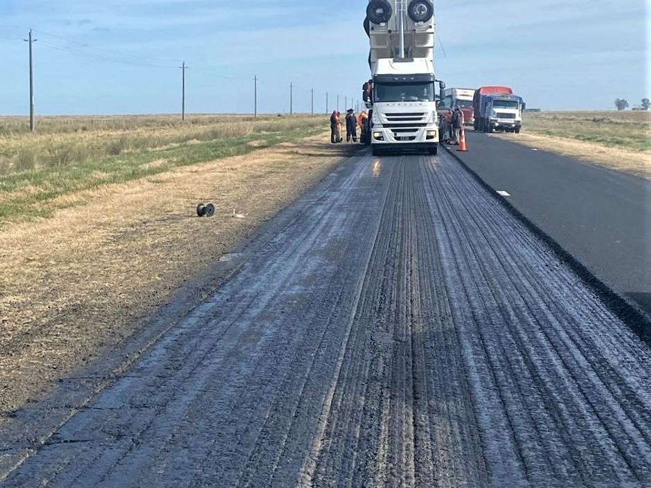 Intensas actividades de la repartición nacional en un tramo de la ruta 7. Foto: Gentileza