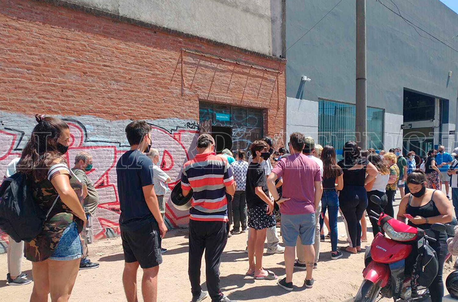 "No pedimos ni tanto aplauso ni tanto insulto para los trabajadores de la salud"