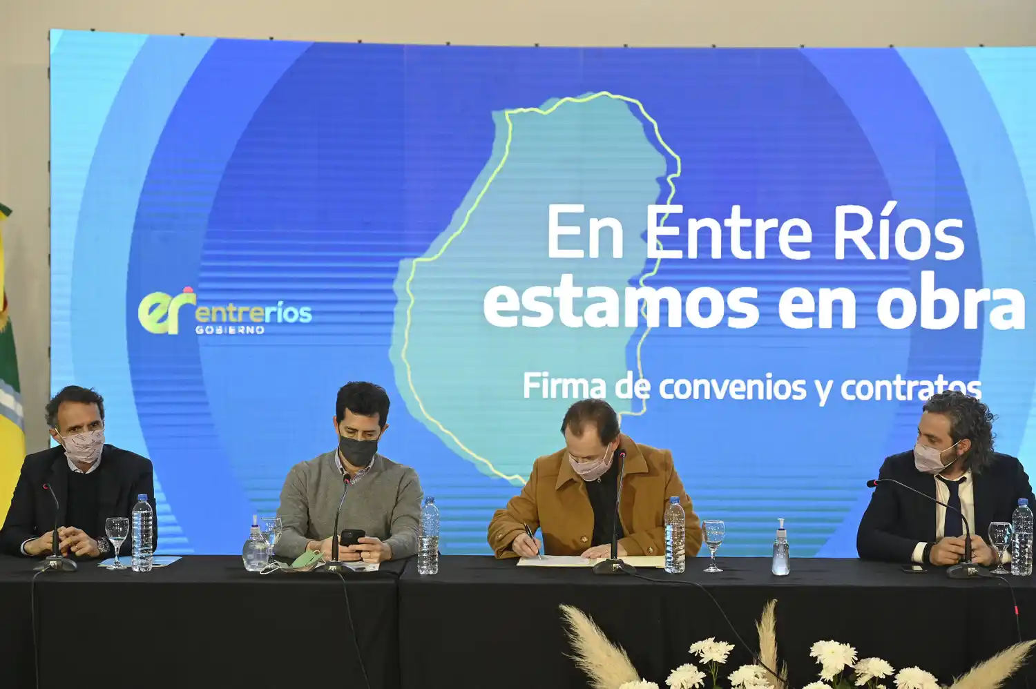 Bordet: "Trabajamos en una agenda para el futuro de Entre Rios"