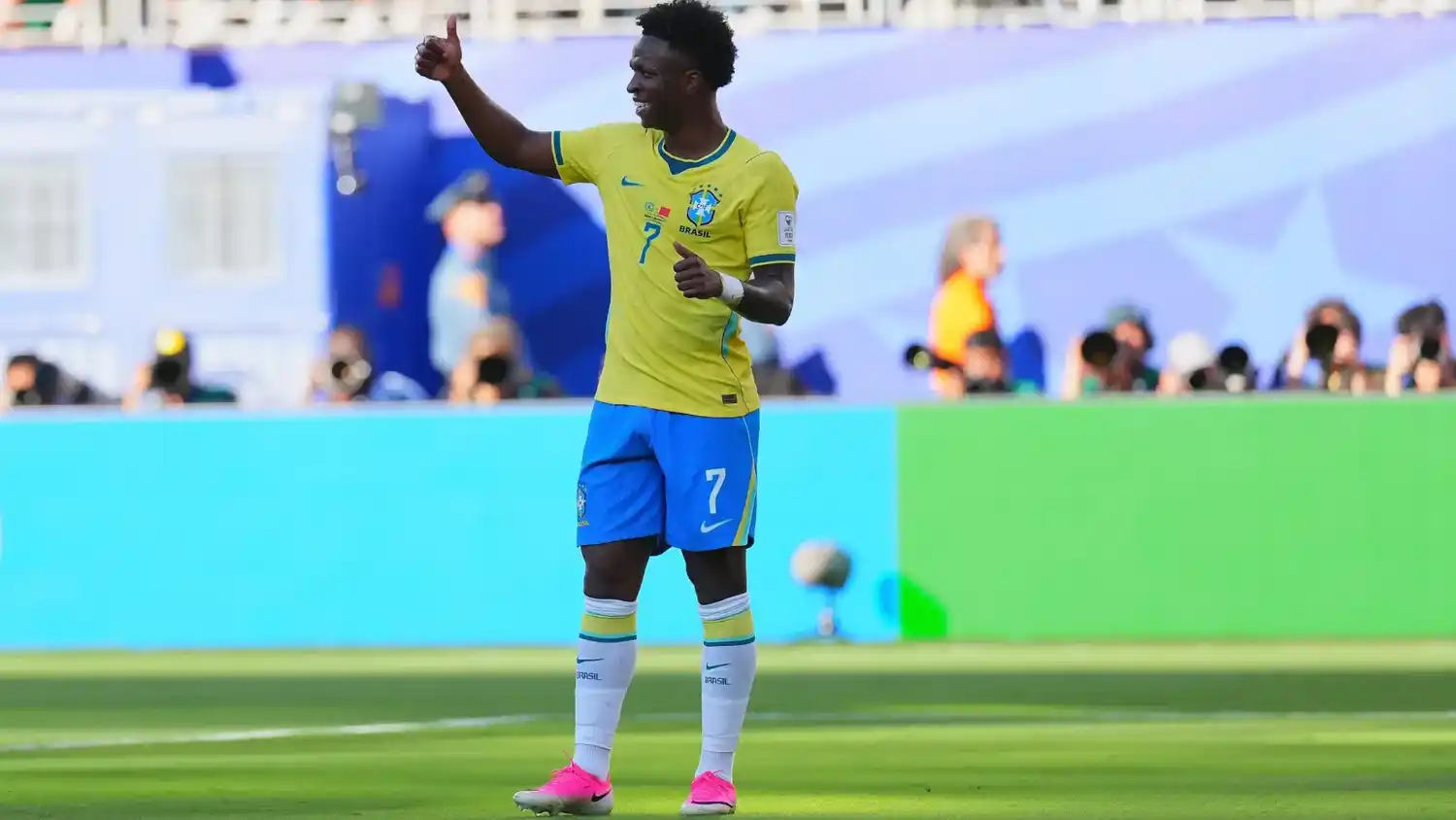 Vinicius fue autor del gol de Brasil en el debut.