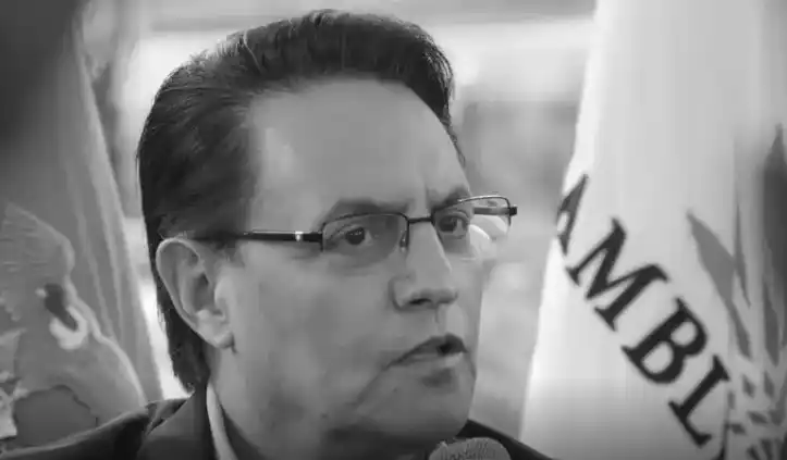 El ataque también dejó un sospechoso muerto y nueve heridos, entre ellos tres policías que custodiaban al candidato.