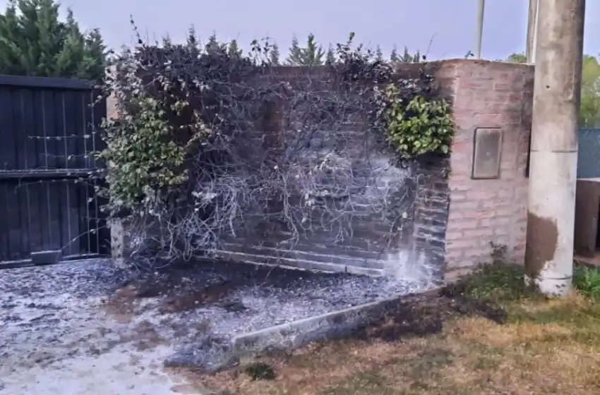 Realizan varios allanamientos por los atentados políticos registrados en Bahía Blanca