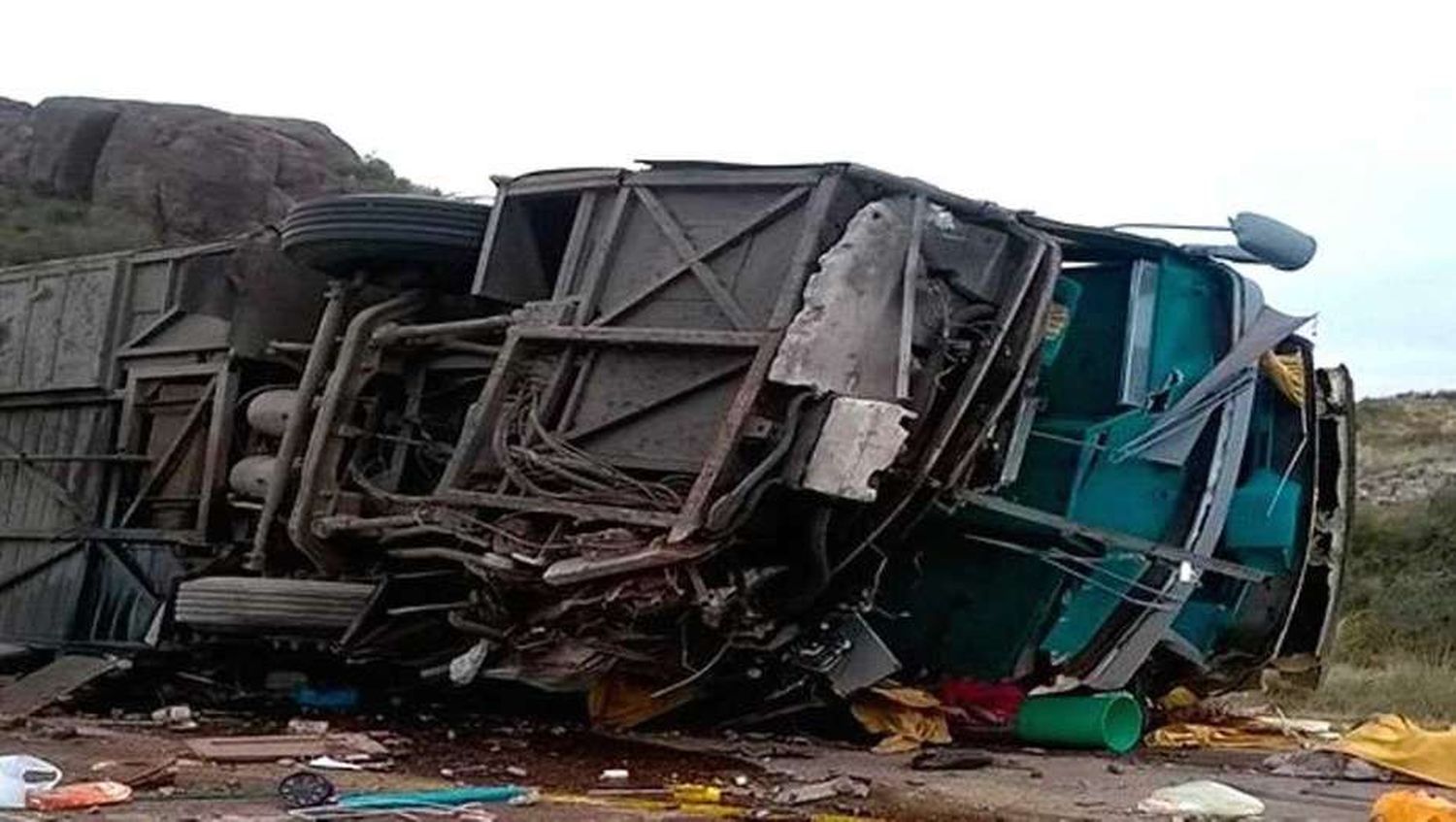 Confirman 15 muertos tras el vuelco del micro en Mendoza