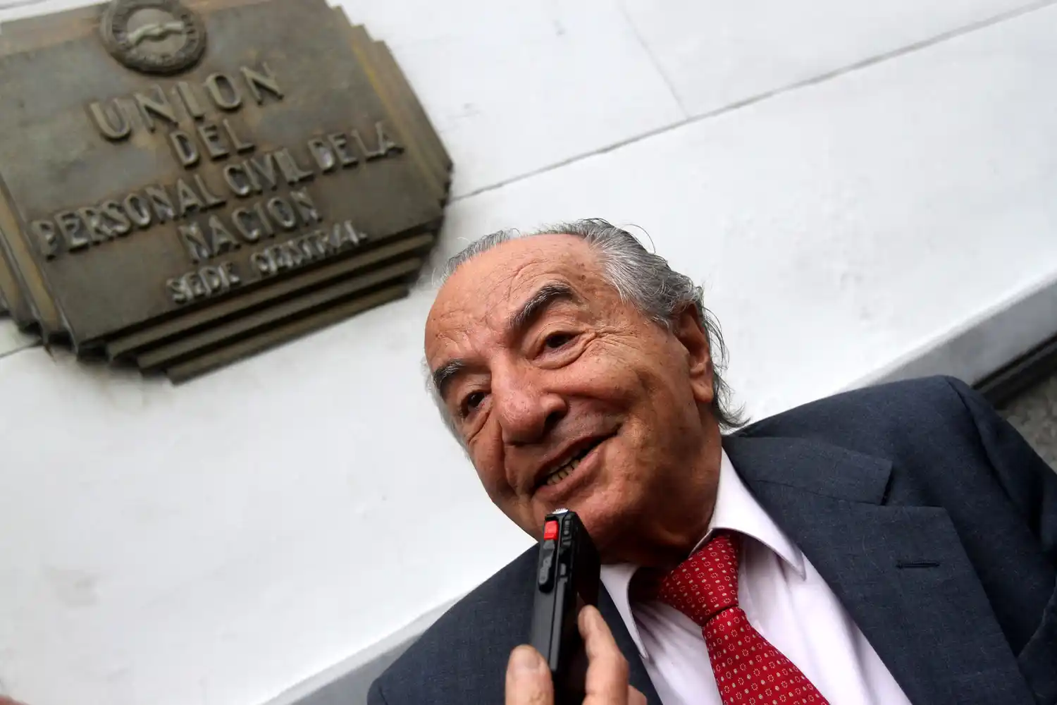 Cavalieri desafía a la Justicia y retoma proceso electoral