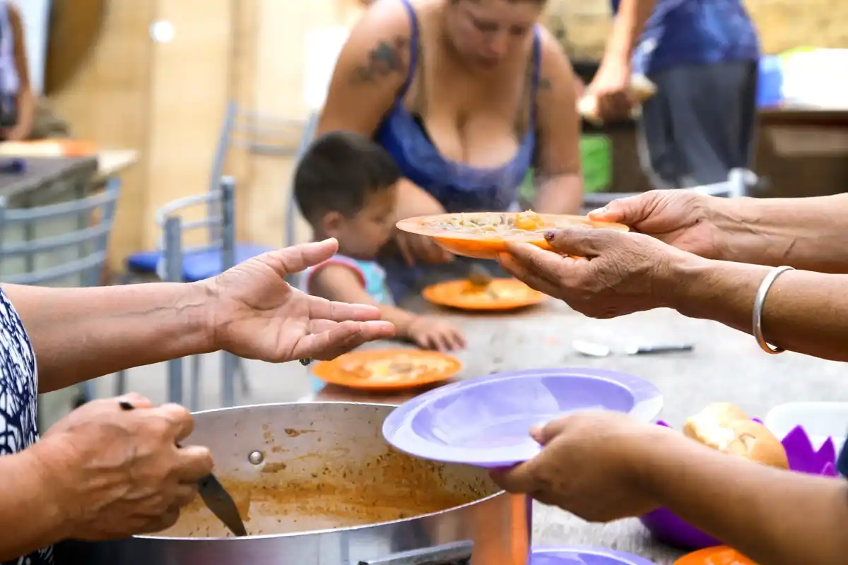 La línea de pobreza se ubicó en casi 1,5 millones, mientras que la de indigencia se situó en $681.246.
