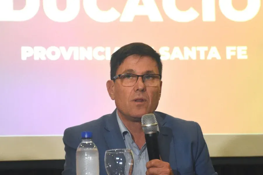 El ministro de Educación afirmó: "Si los docentes van al paro, evaluamos descontar los días no trabajados"