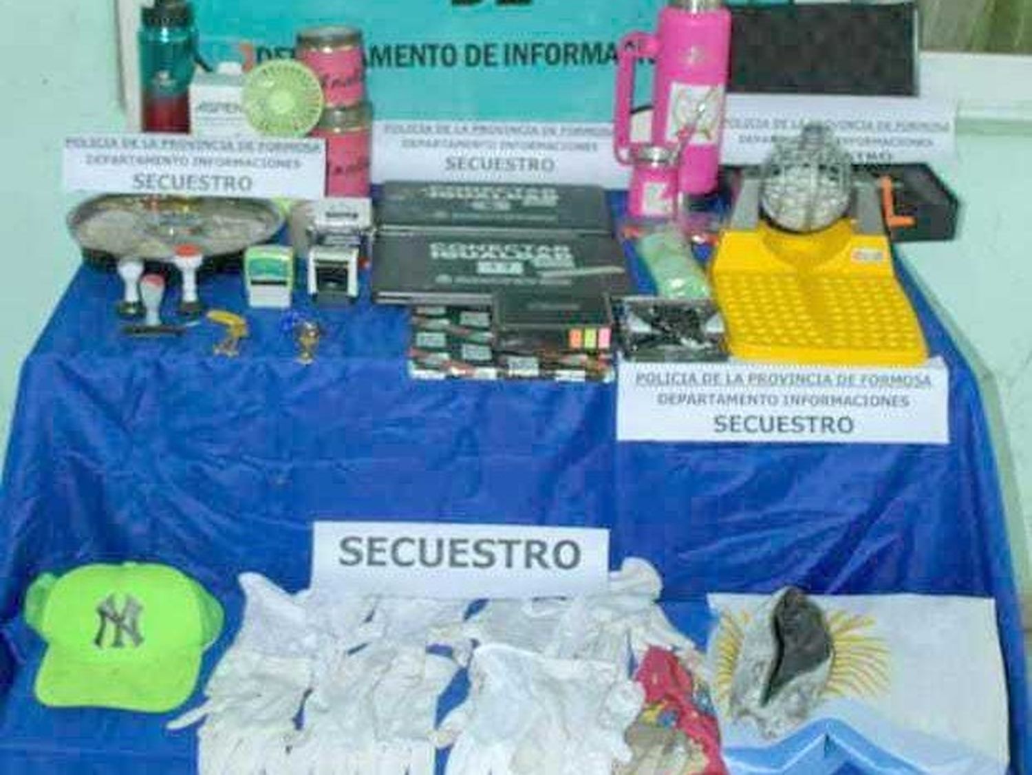 Sustrajeron varios elementos de
una escuela y la policía los recuperó