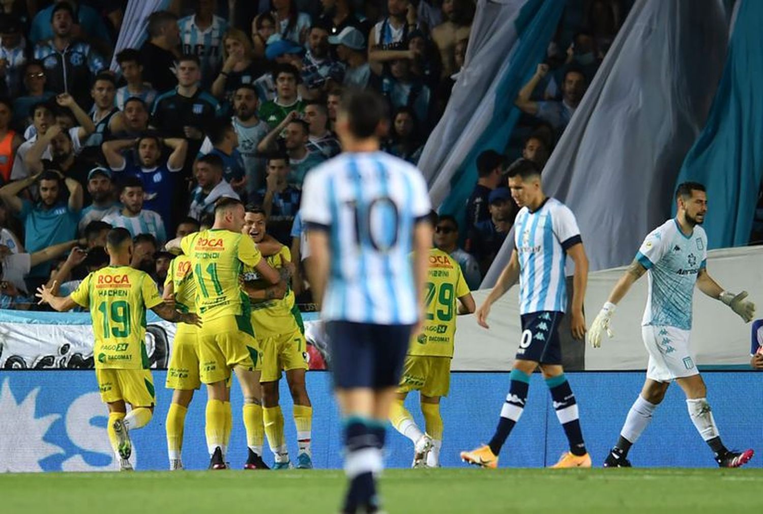 Lovera tuvo sus primeros minutos en el Racing de Gago