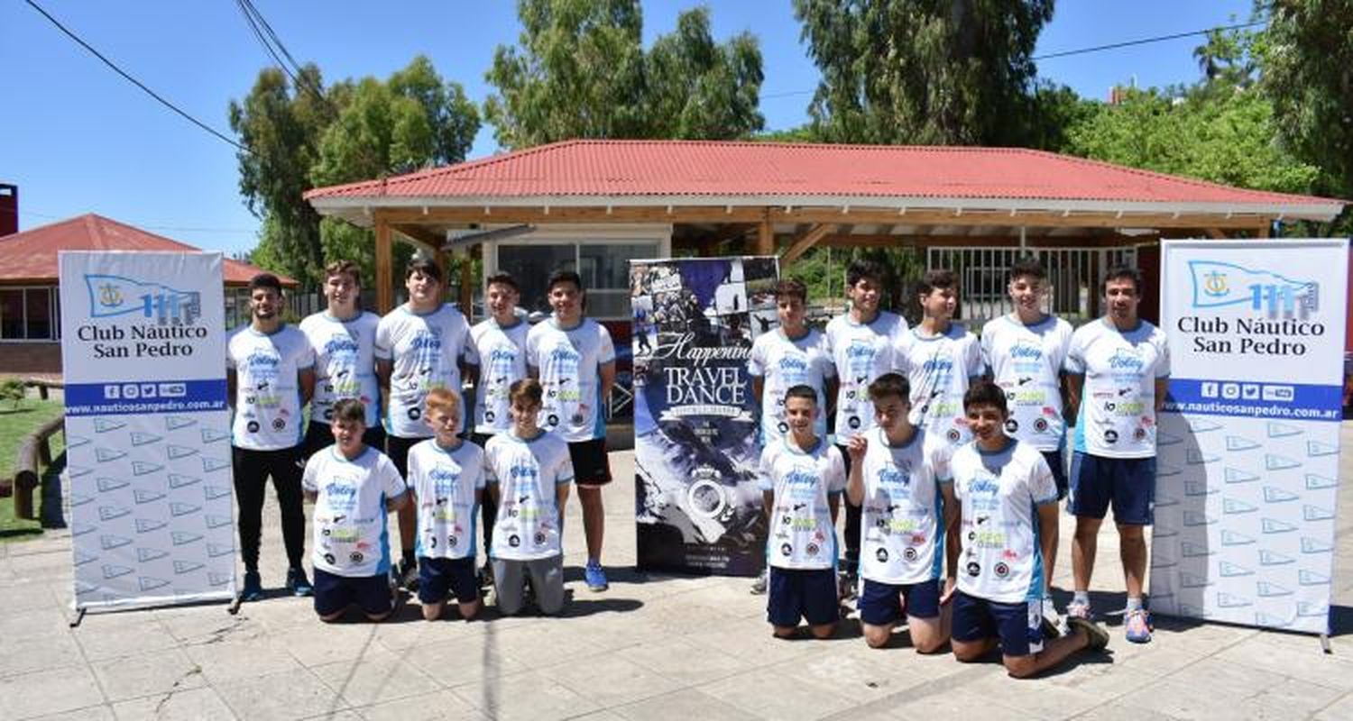 El plantel U15 Celeste de Náutico campeón en la Asociación Nicoleña