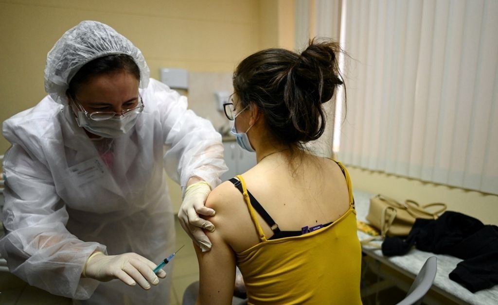 Vacuna: ex directivo de Pfizer sugirió que Rusia está utilizando a la Argentina como prueba