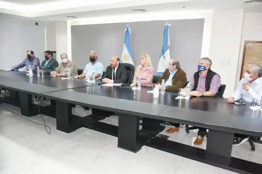 Insfrán dispuso un incremento adicional del 
20% para la administración pública provincial