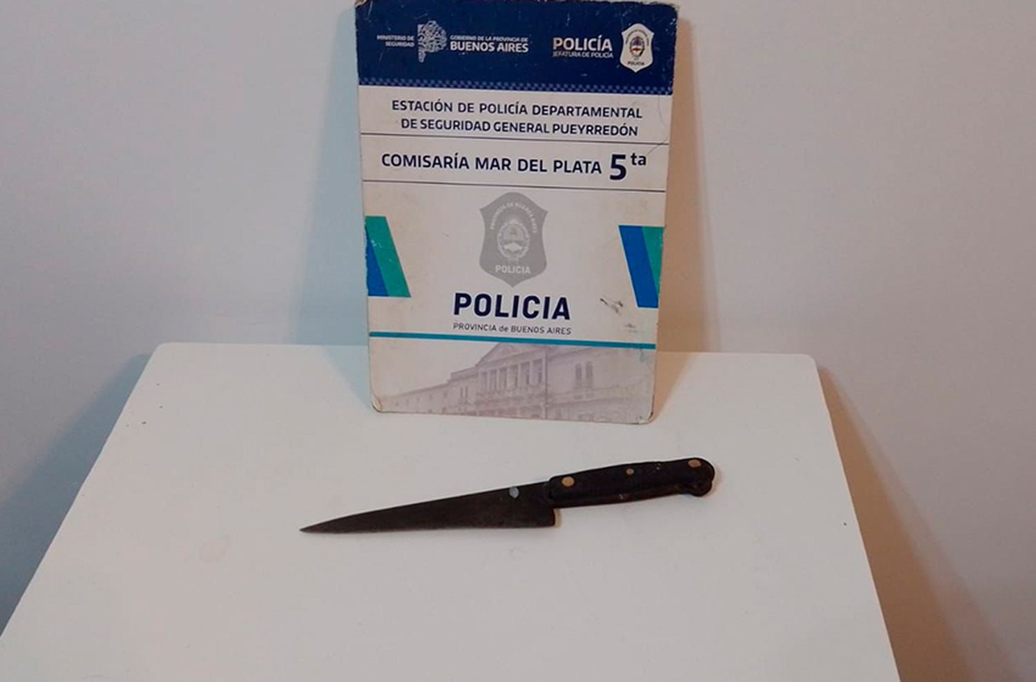 Amenazó a su esposa con una cuchilla y fue detenido