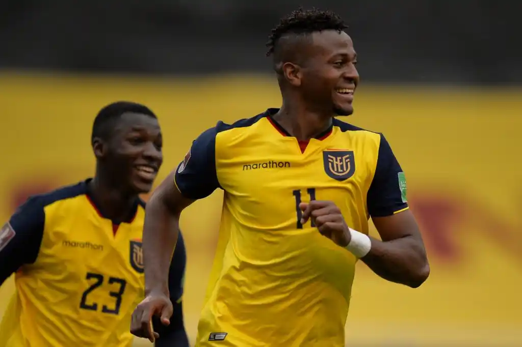 Ecuador arrasó a Colombia y consolidó su gran momento