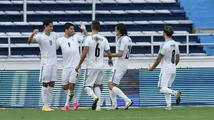 Uruguay se impuso ante  Colombia en Barranquilla y  escaló posiciones en la tabla de las Eliminatorias