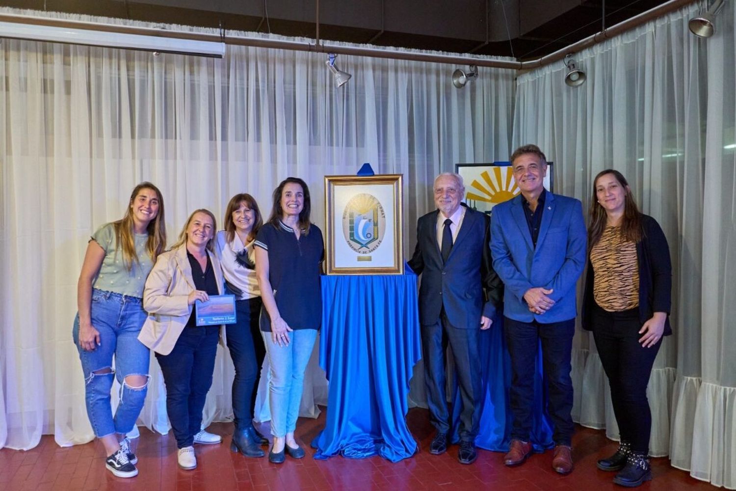 Con un acto homenaje a su creador, Firmat celebró el 60º aniversario del Escudo Municipal