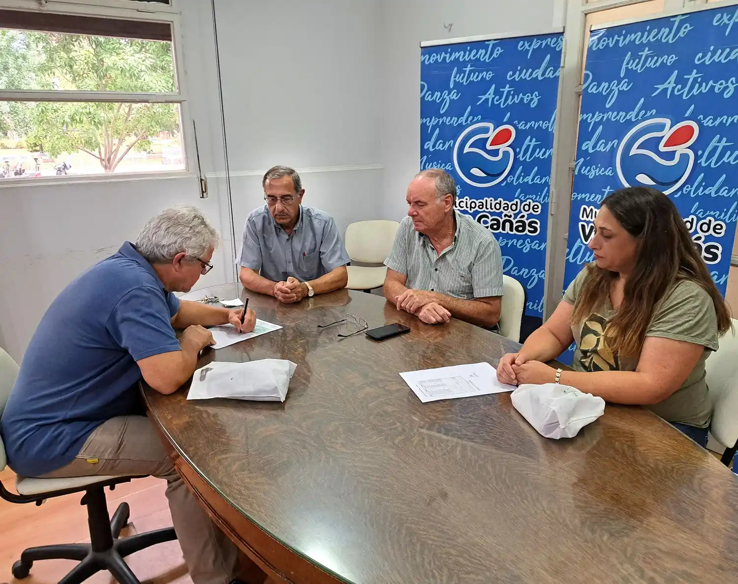 El acto se desarrolló en la municipalidad de Villa Cañás.