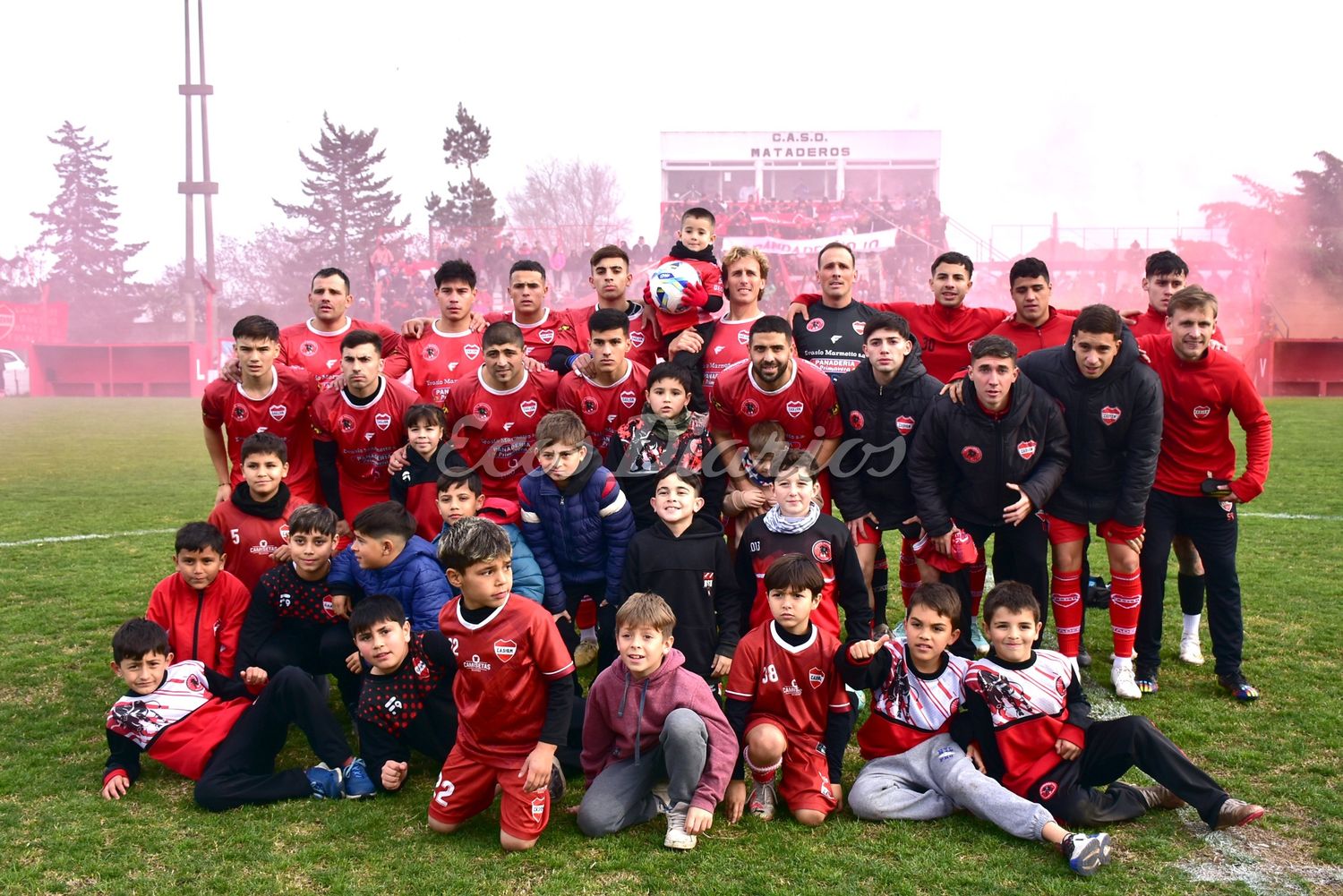 Equipo. El conjunto de Mataderos que venció por 3-0 a Rosario Puerto Belgrano