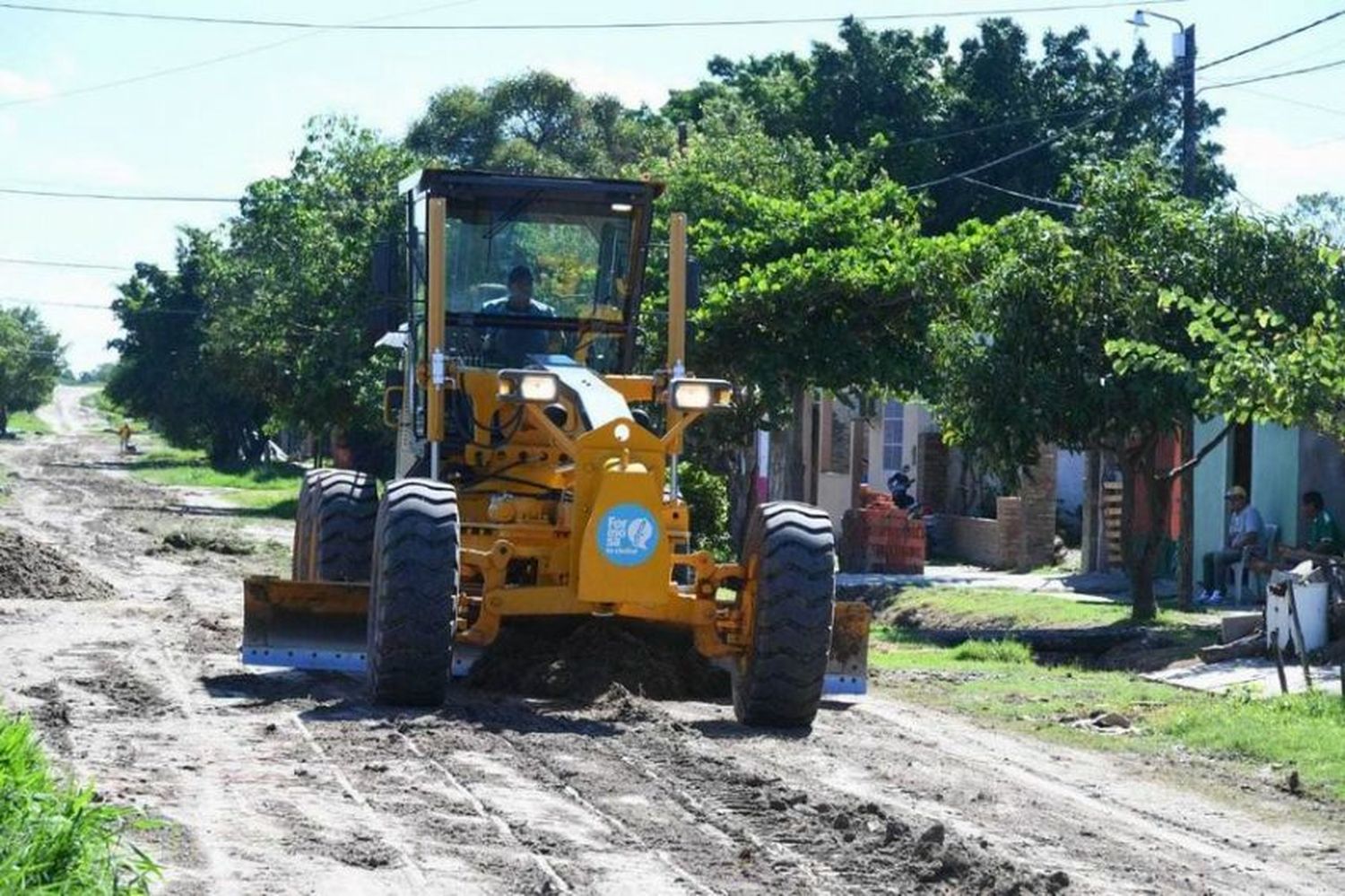 Prosiguen las tareas de mejoramiento de calles y limpieza del drenaje urbano