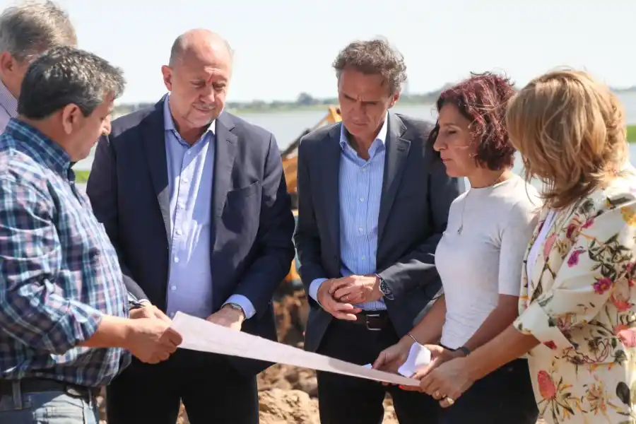 Perotti y Katopodis recorrieron las obras de remodelación del "Paseo de la Laguna" de Santa Fe