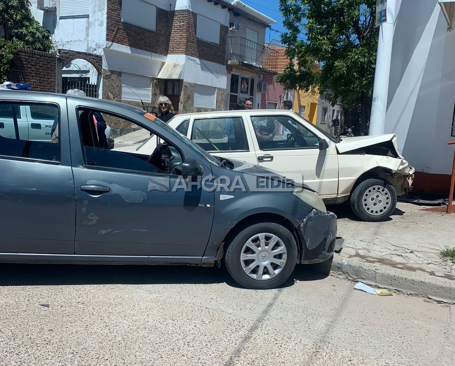 Fuerte siniestro entre dos autos en Gualeguaychú