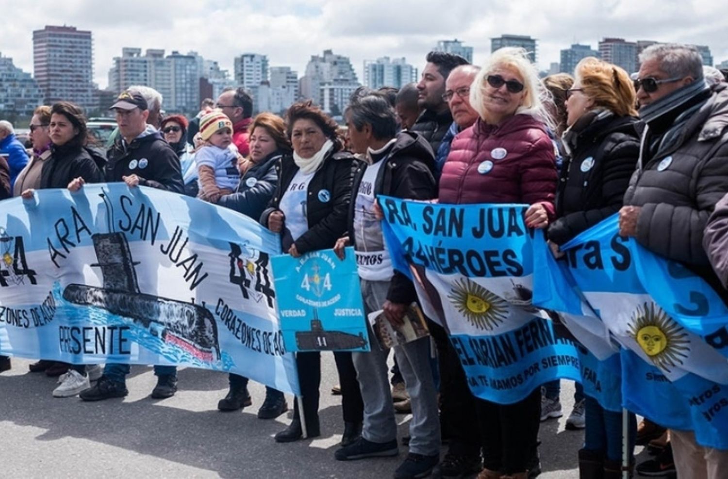 ARA San Juan: familiares de tripulantes apelan el pase de la causa por espionaje a Comodoro Py