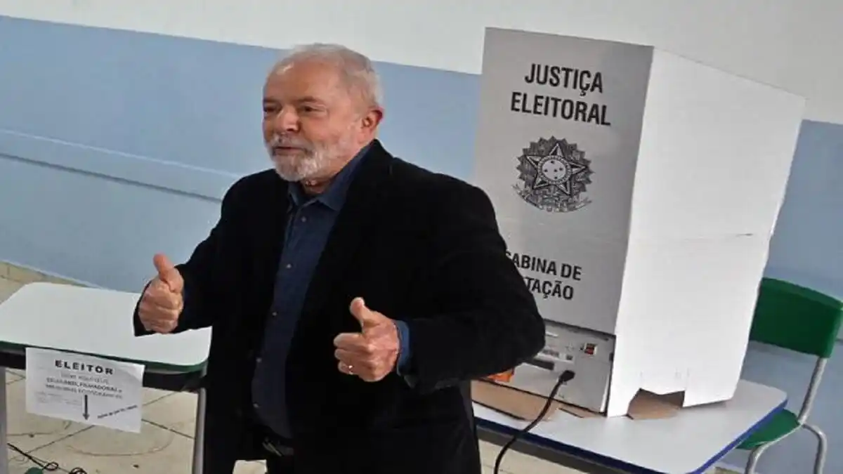 ¡SOCIALISMO IMPARABLE! Lula da Silva le gana a Bolsonaro, pero van a segunda vuelta