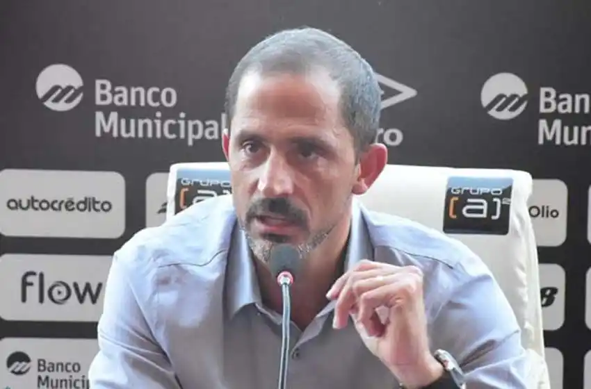 Newells anunció que Peratta no es más el director deportivo del club