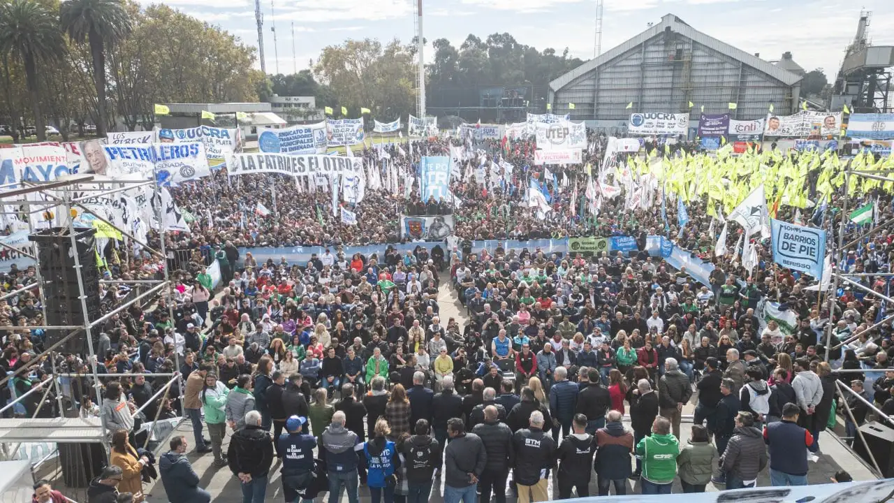 El multitudinario acto en Ensenada.