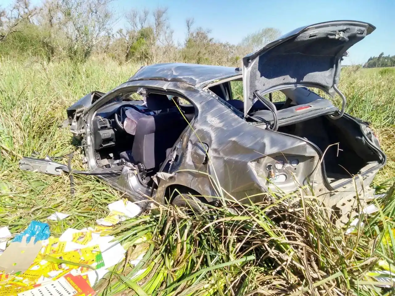 Hospitalizaron en el Masvernat al conductor de un automóvil que volcó en la autovía