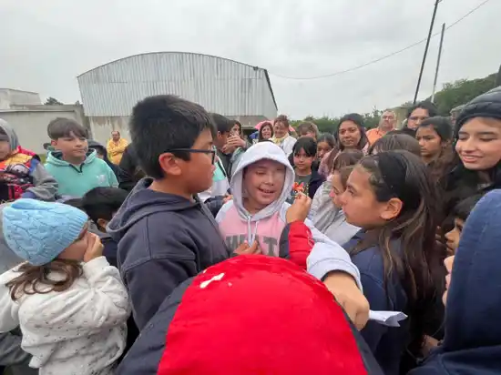 Así recibieron en Fontezuela a Catalina, la niña de 10 años que sobrevivió a la explosión escolar en Pergamino