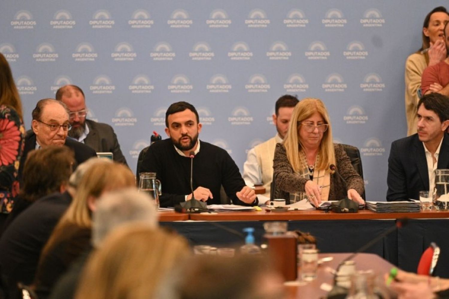 Leonardo Grosso (Frente de Todos), quien fue el encargado de anunciar la decisión de pasar a un cuarto intermedio